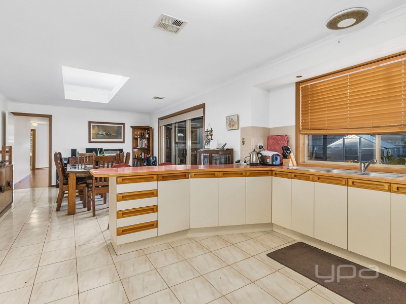 7 Silber Court, Melton West VIC 3337