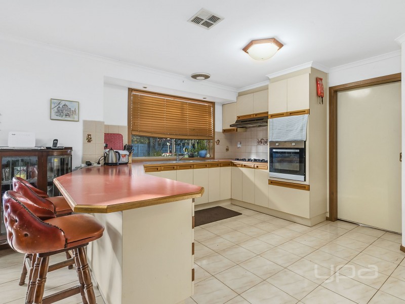 7 Silber Court, Melton West VIC 3337