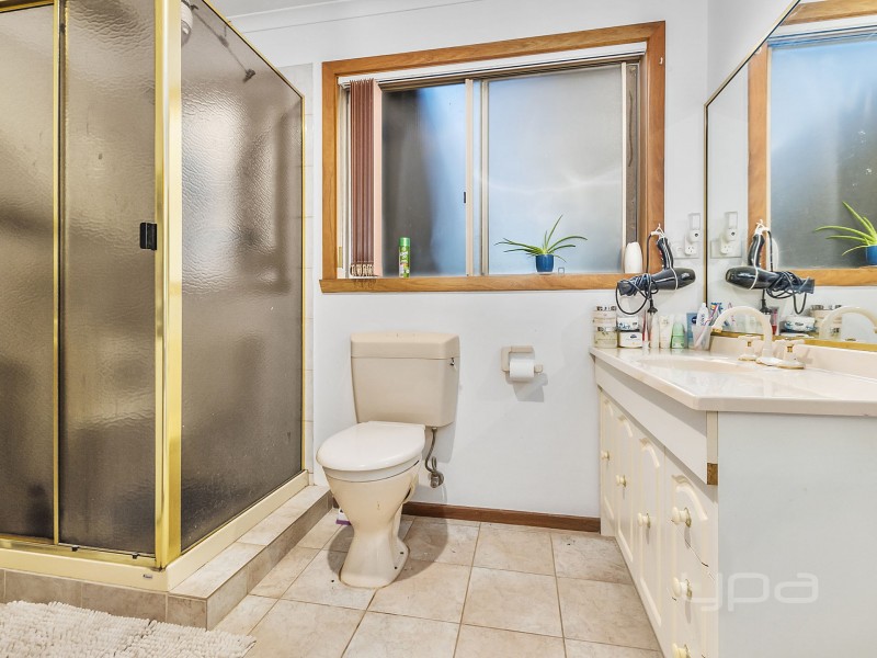 7 Silber Court, Melton West VIC 3337