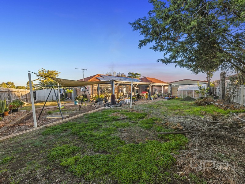 7 Silber Court, Melton West VIC 3337