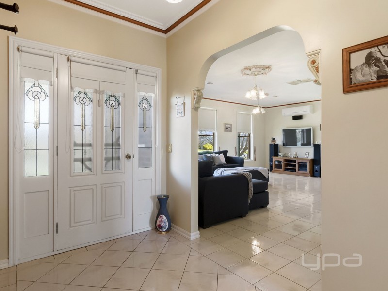 5 Hildegarde Court, Brookfield VIC 3338