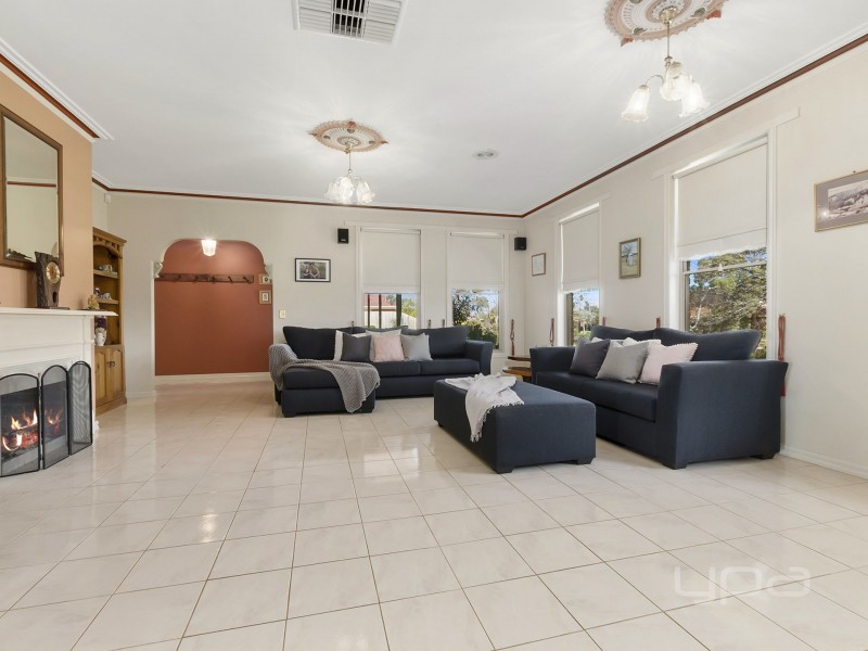 5 Hildegarde Court, Brookfield VIC 3338