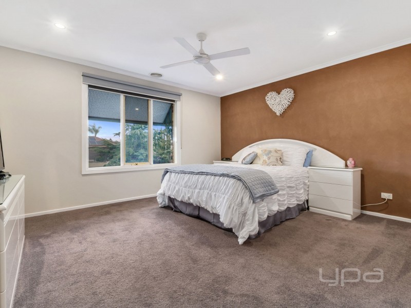 16 Lagarna Drive, Kurunjang VIC 3337