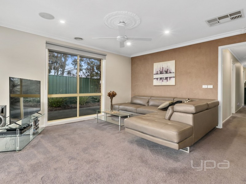 16 Lagarna Drive, Kurunjang VIC 3337