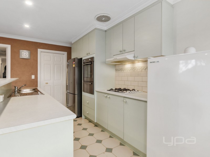 16 Lagarna Drive, Kurunjang VIC 3337