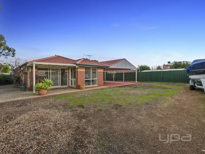 16 Lagarna Drive, Kurunjang VIC 3337