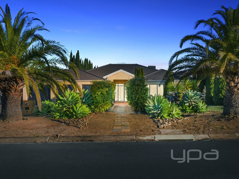 8 Runnymeade Lane, Brookfield VIC 3338