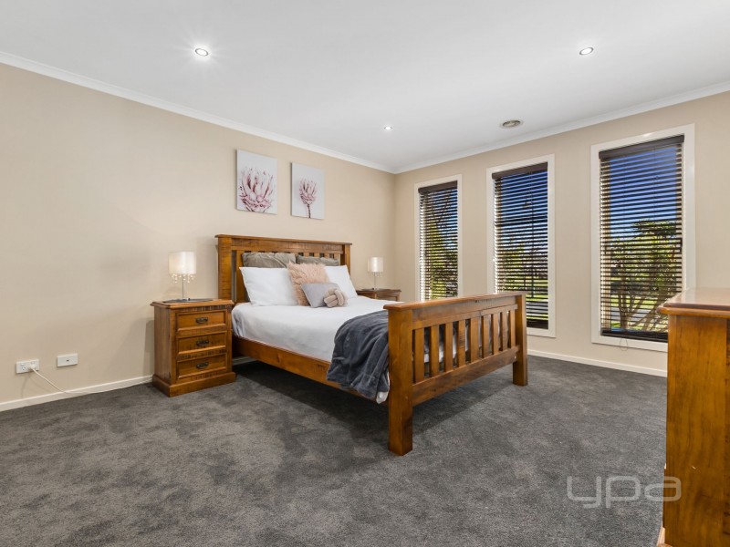 2 Karri Court, Brookfield VIC 3338