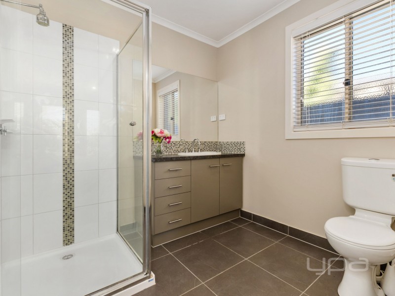 2 Karri Court, Brookfield VIC 3338