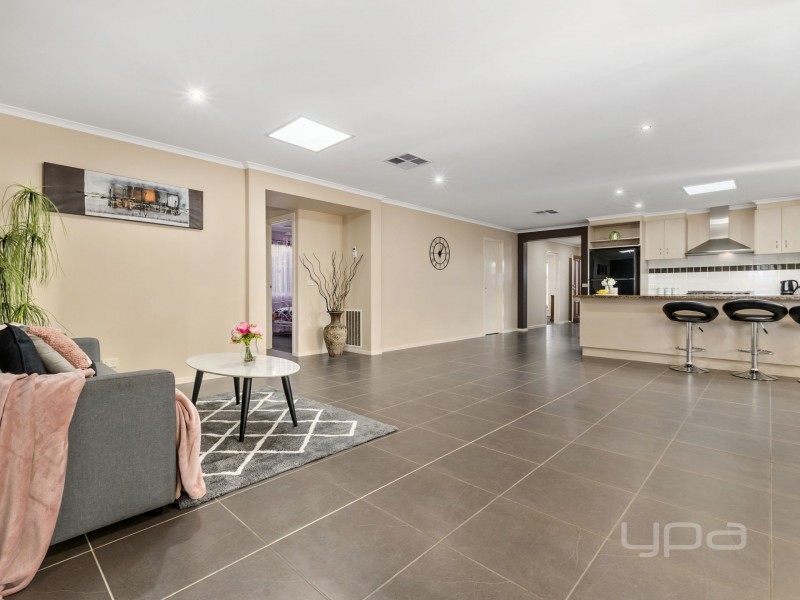 2 Karri Court, Brookfield VIC 3338