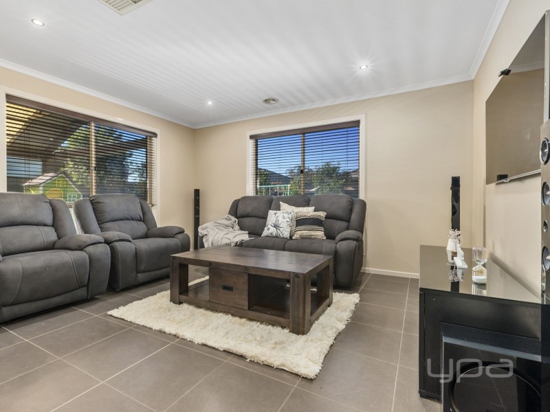 2 Karri Court, Brookfield VIC 3338