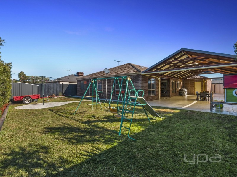 2 Karri Court, Brookfield VIC 3338