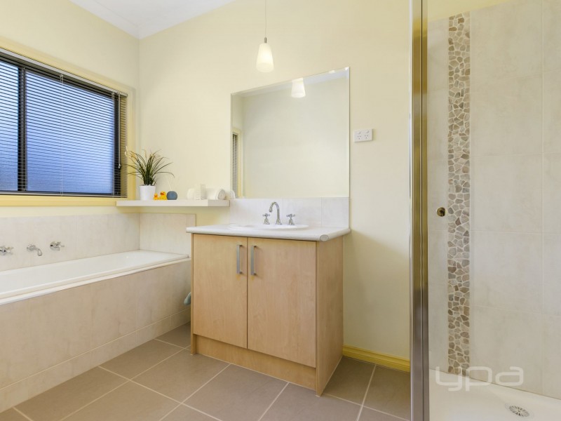 29 Faircroft Drive, Brookfield VIC 3338