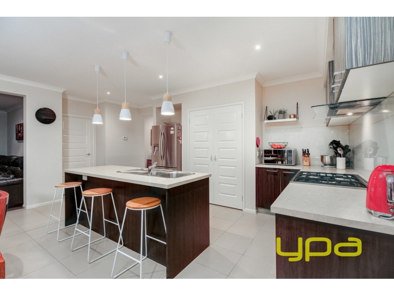 71 Lakewood Boulevard, Melton VIC 3337