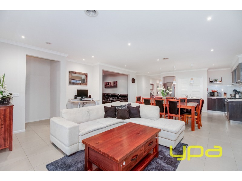71 Lakewood Boulevard, Melton VIC 3337