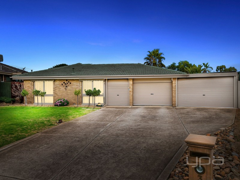 3 Berkley Place, Melton West VIC 3337