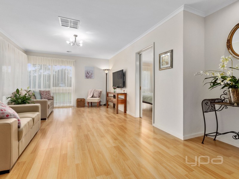 3 Berkley Place, Melton West VIC 3337