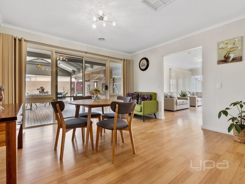 3 Berkley Place, Melton West VIC 3337