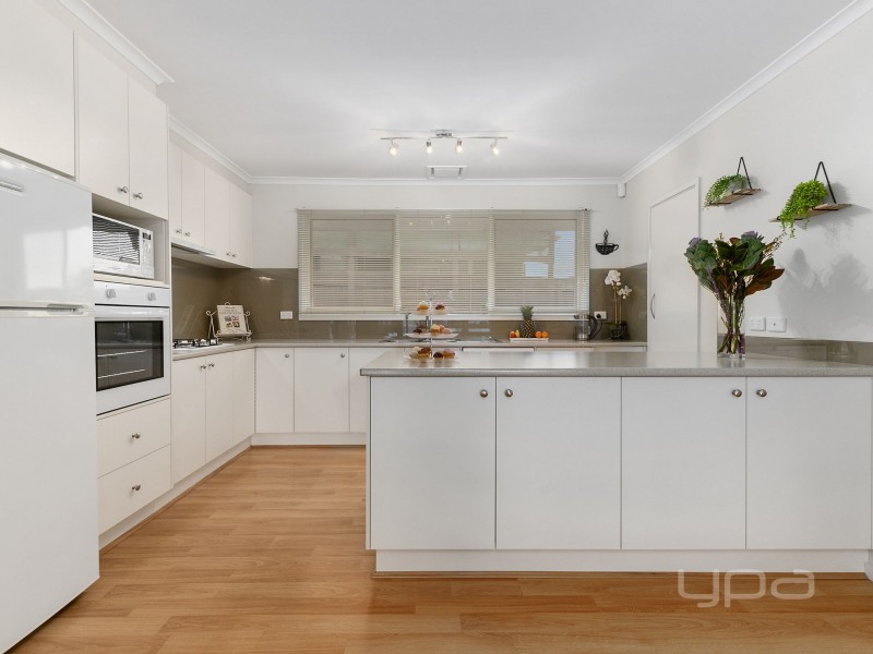 3 Berkley Place, Melton West VIC 3337