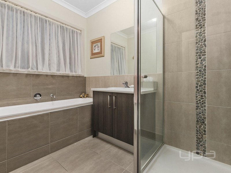 23 Silverleaf Drive, Melton VIC 3337