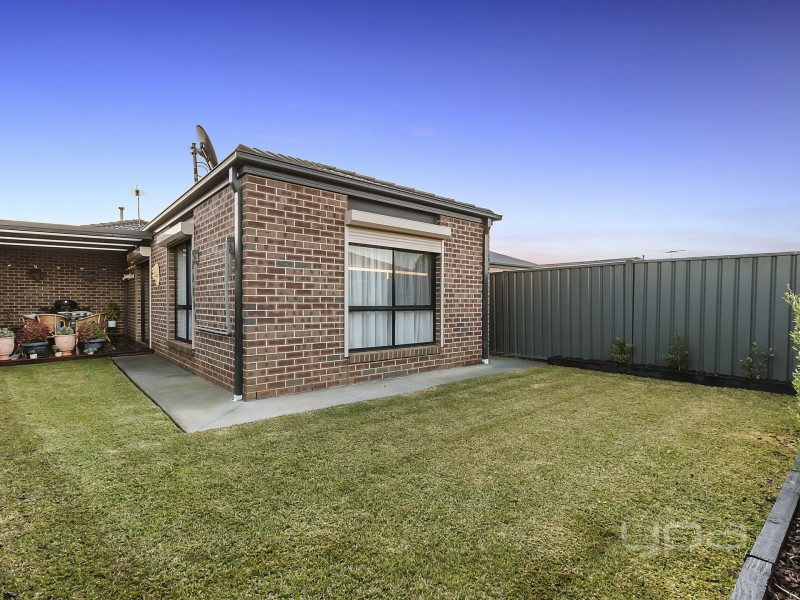 23 Silverleaf Drive, Melton VIC 3337