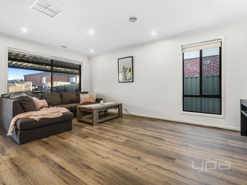 18  Herbal Avenue, Kurunjang VIC 3337