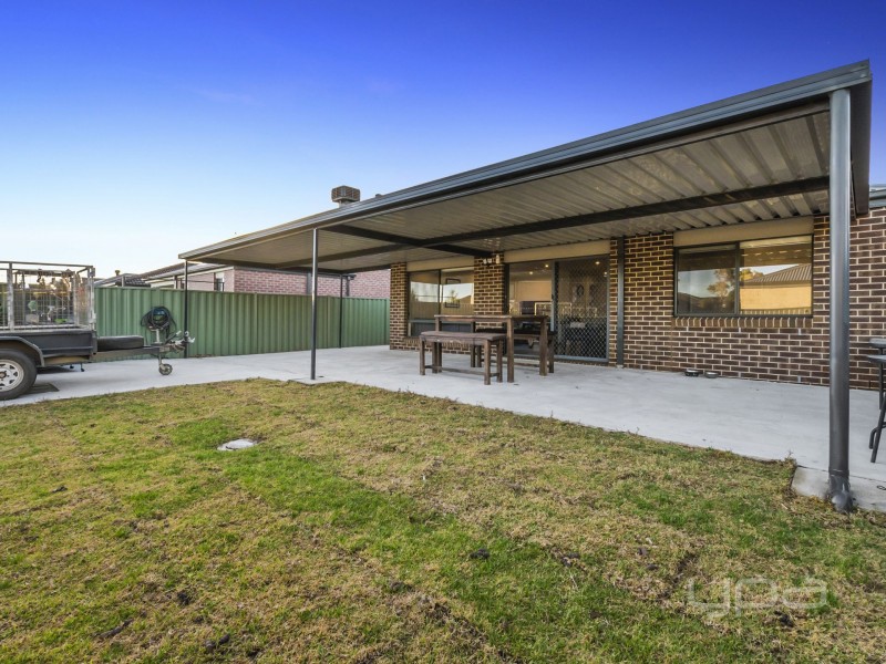 18  Herbal Avenue, Kurunjang VIC 3337