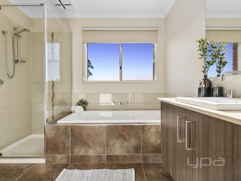 2 Pelican Point, Hopetoun Park VIC 3340