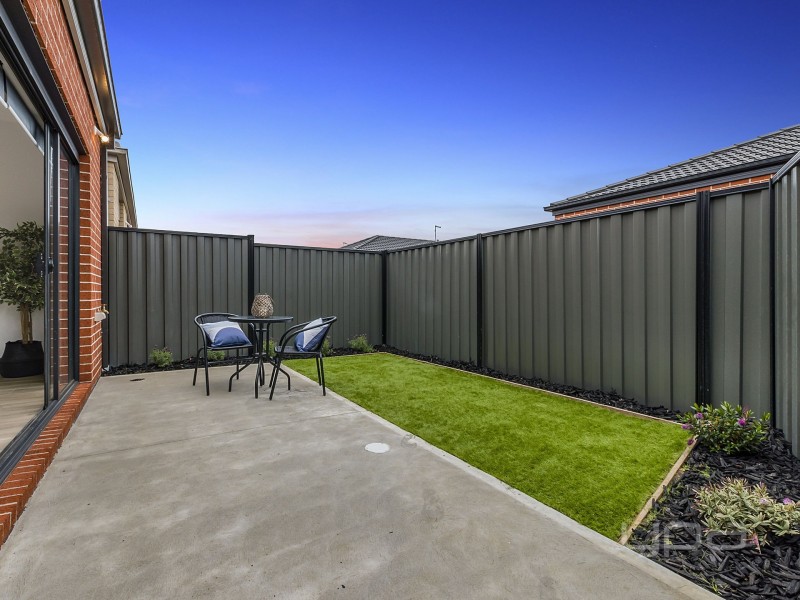 9 Mavi Avenue, Melton VIC 3337