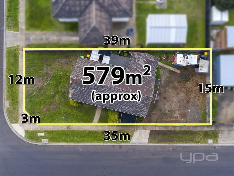 2 Curlew Close, Melton VIC 3337