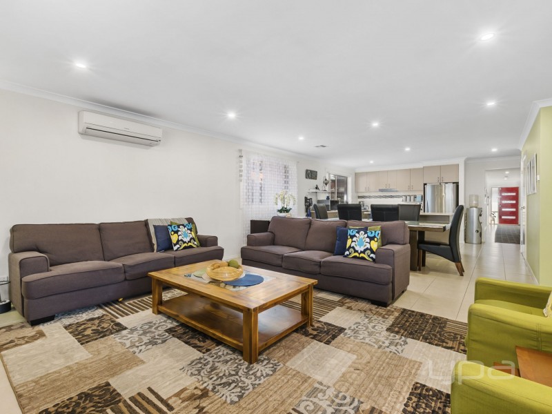 14 Dianella Court, Brookfield VIC 3338