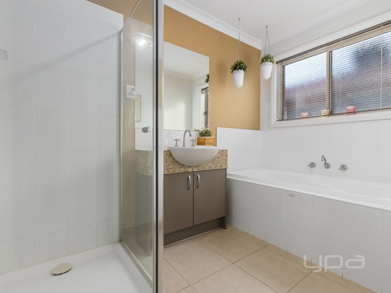 14 Dianella Court, Brookfield VIC 3338