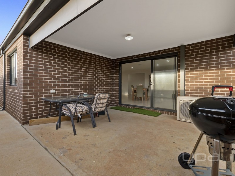 62 Turf Club Boulevard, Melton South VIC 3338