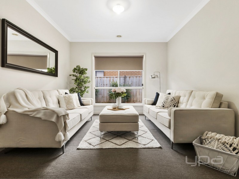 8 Citreus Circuit, Brookfield VIC 3338
