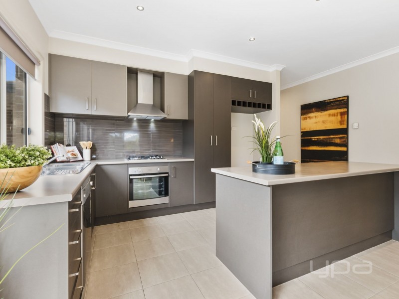 8 Citreus Circuit, Brookfield VIC 3338