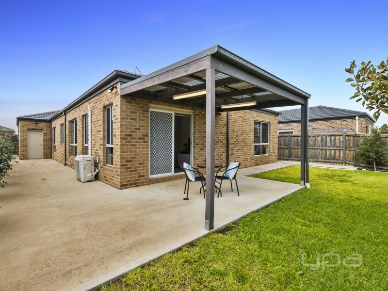 8 Citreus Circuit, Brookfield VIC 3338