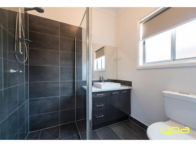 33 Nantha Way, Brookfield VIC 3338