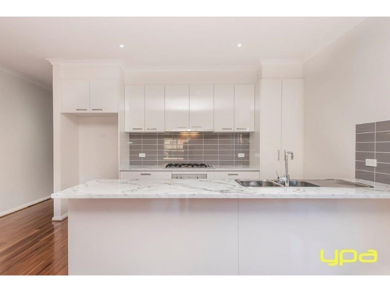 33 Nantha Way, Brookfield VIC 3338