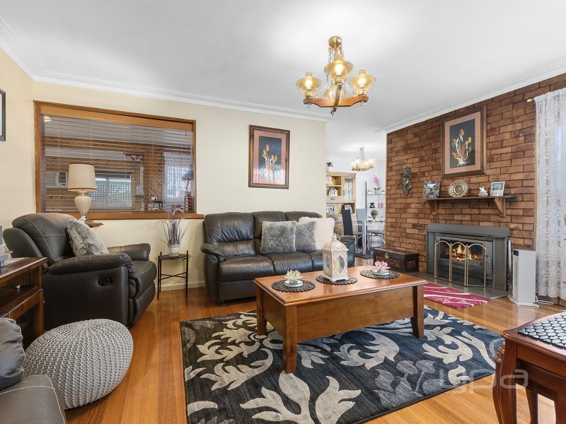 2 Socrates Way, Rockbank VIC 3335