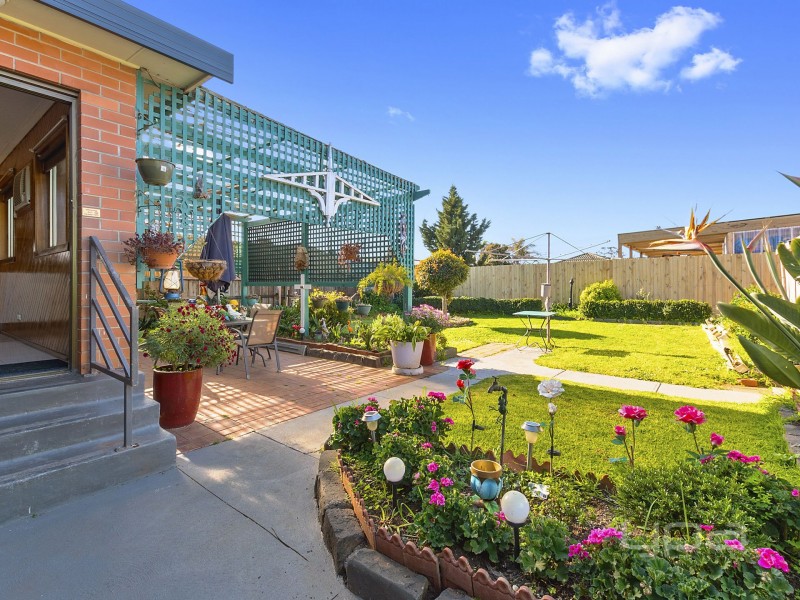 2 Socrates Way, Rockbank VIC 3335