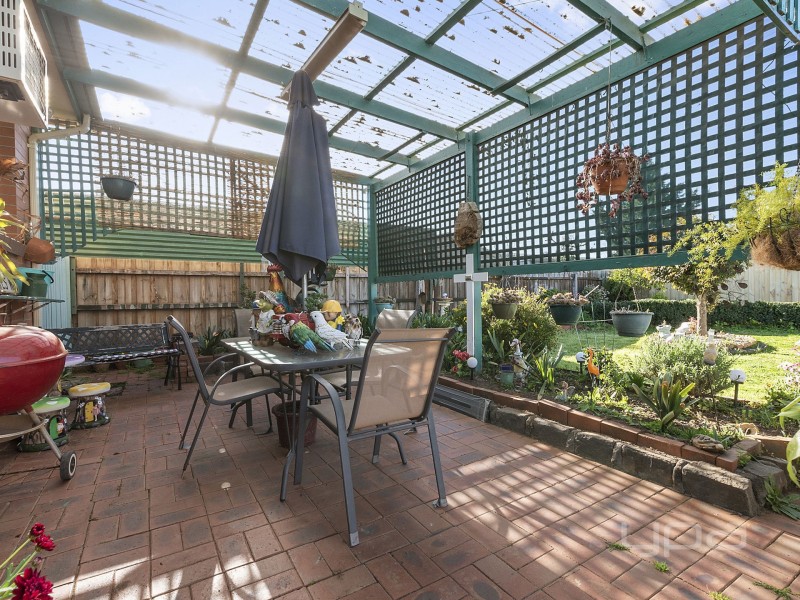 2 Socrates Way, Rockbank VIC 3335