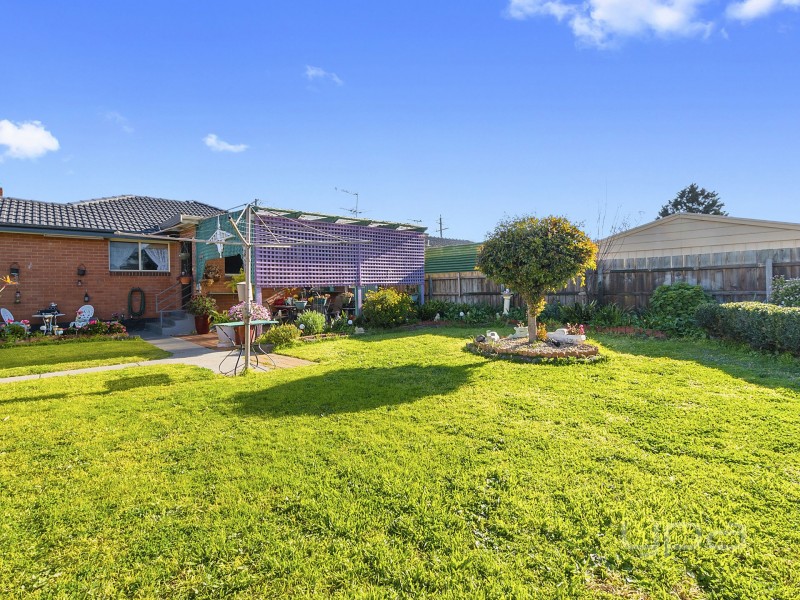 2 Socrates Way, Rockbank VIC 3335