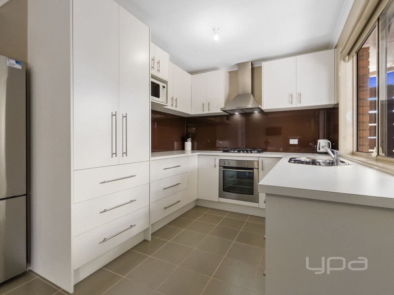 8  Warianna Court, Kurunjang VIC 3337