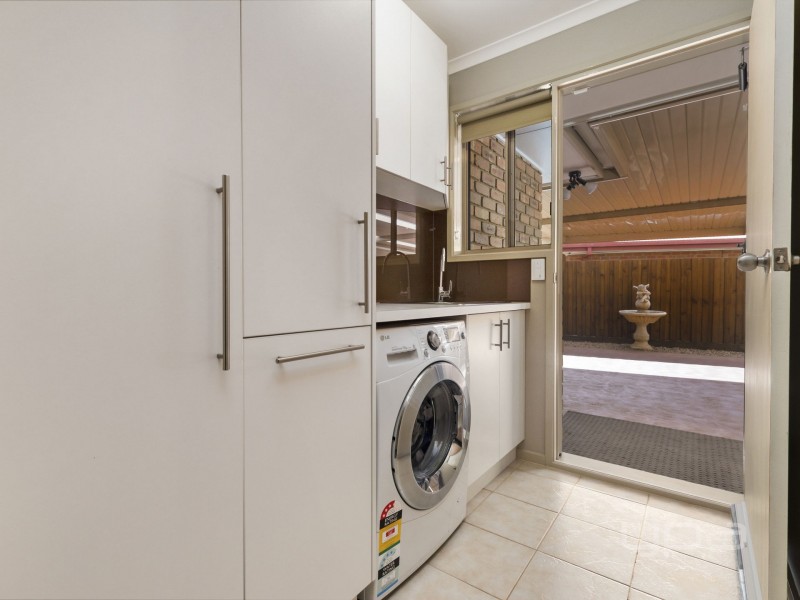 8  Warianna Court, Kurunjang VIC 3337