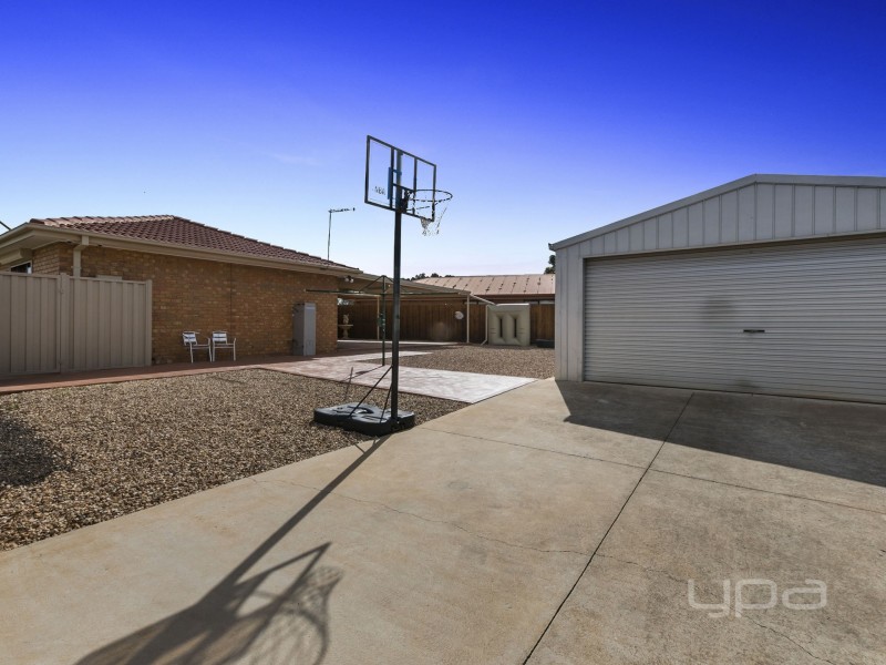 8  Warianna Court, Kurunjang VIC 3337