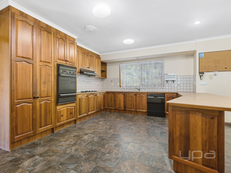 41 Outlook Ride, Kurunjang VIC 3337