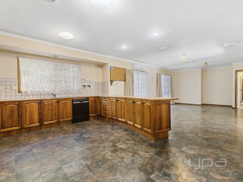 41 Outlook Ride, Kurunjang VIC 3337