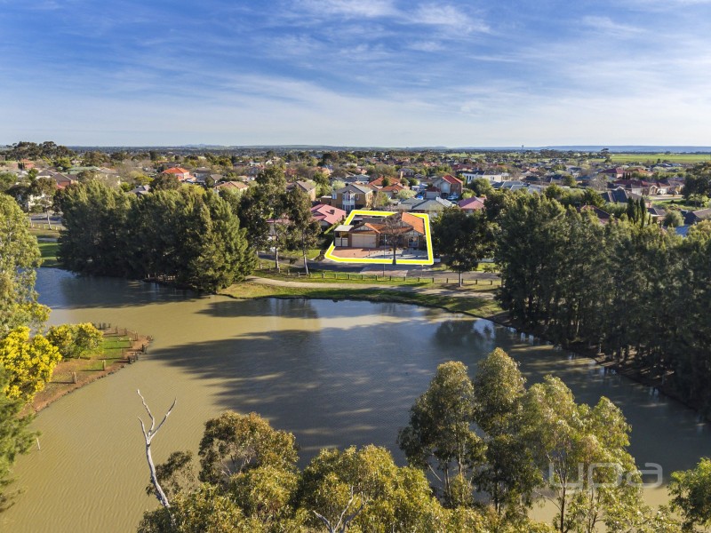 11 Lakeview Terrace, Melton West VIC 3337