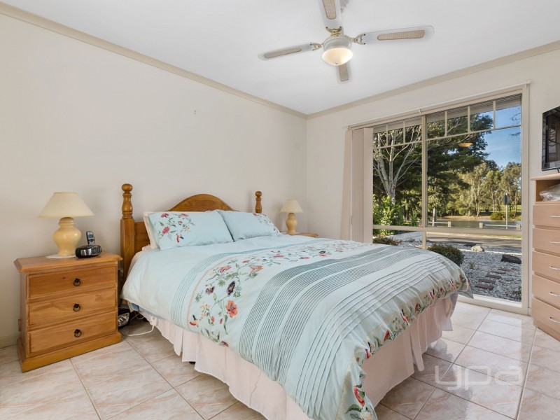 11 Lakeview Terrace, Melton West VIC 3337