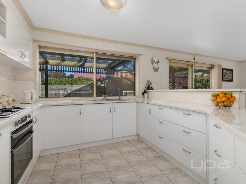 11 Lakeview Terrace, Melton West VIC 3337
